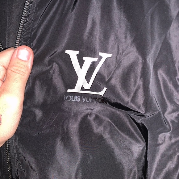 LV Windbreaker Jacket size L - Picture 2 of 3
